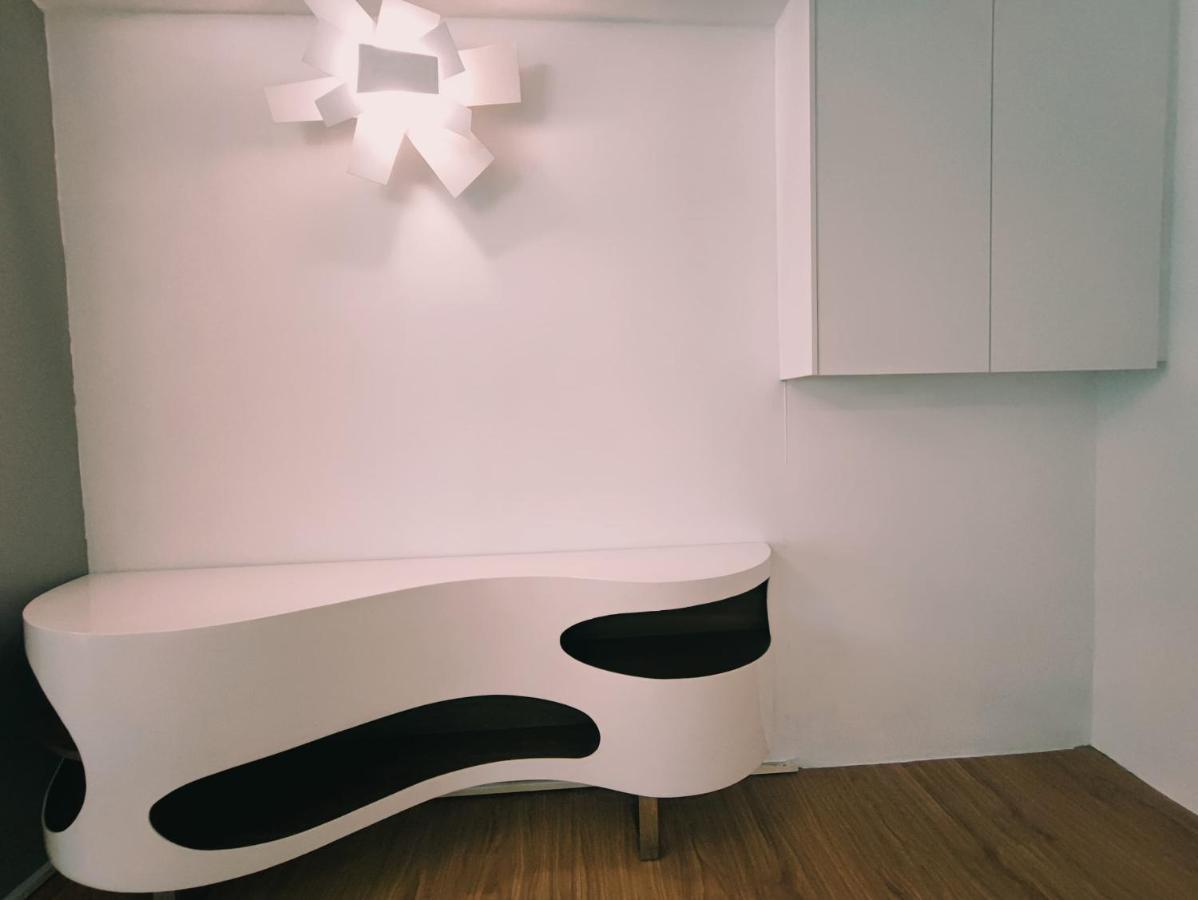 Luxury Japanese Style Mont Kiara Homestay, 2 Bedroom Near 1 Mont Kiara Apartment *